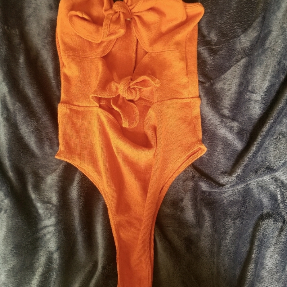 Front tie ribbed bodysuit.